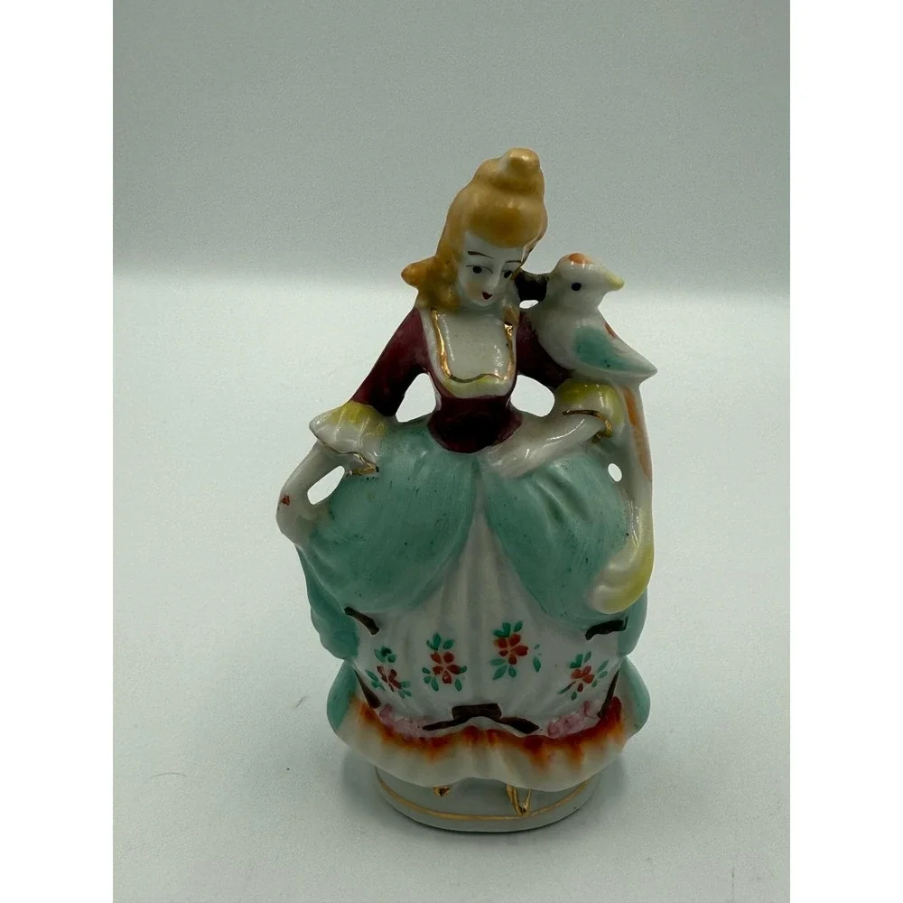 Vintage Occupied Japan Porcelain Colonial‎ Lady Figurines Set of 3 Hand Painted